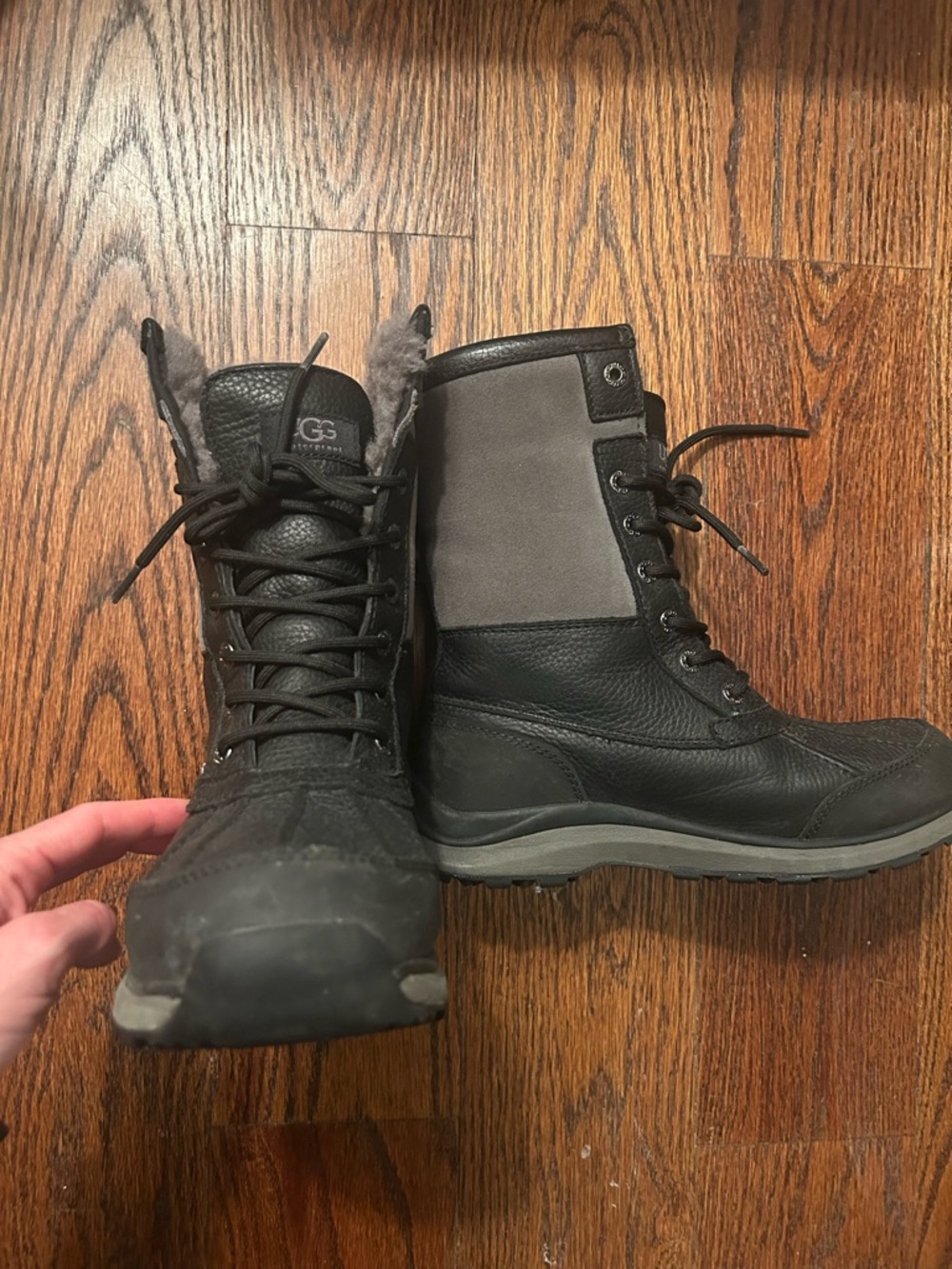 UGG Adirondack Black and Gray Insulated Lace-Up Snow Boots - Size 7